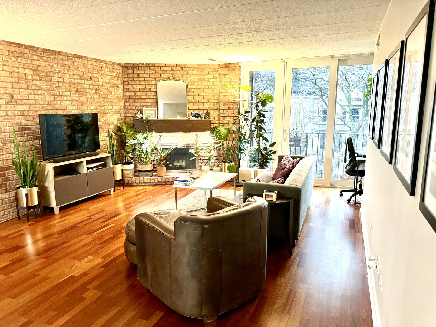 651 West Sheridan Road, Unit 3C Chicago, IL 60613 - Photo 3 of 19