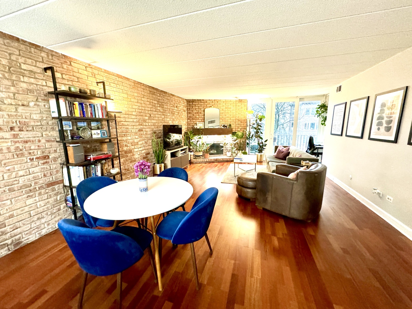 651 West Sheridan Road, Unit 3C Chicago, IL 60613 - Photo 4 of 19