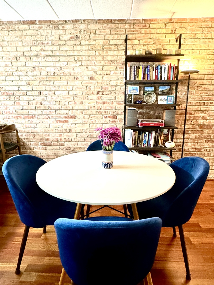 651 West Sheridan Road, Unit 3C Chicago, IL 60613 - Photo 6 of 19