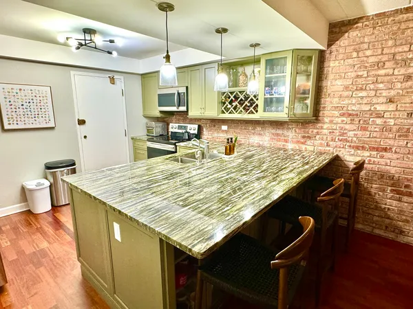 $3,500 | 651 West Sheridan Road, Unit 3C, Chicago, IL 60613