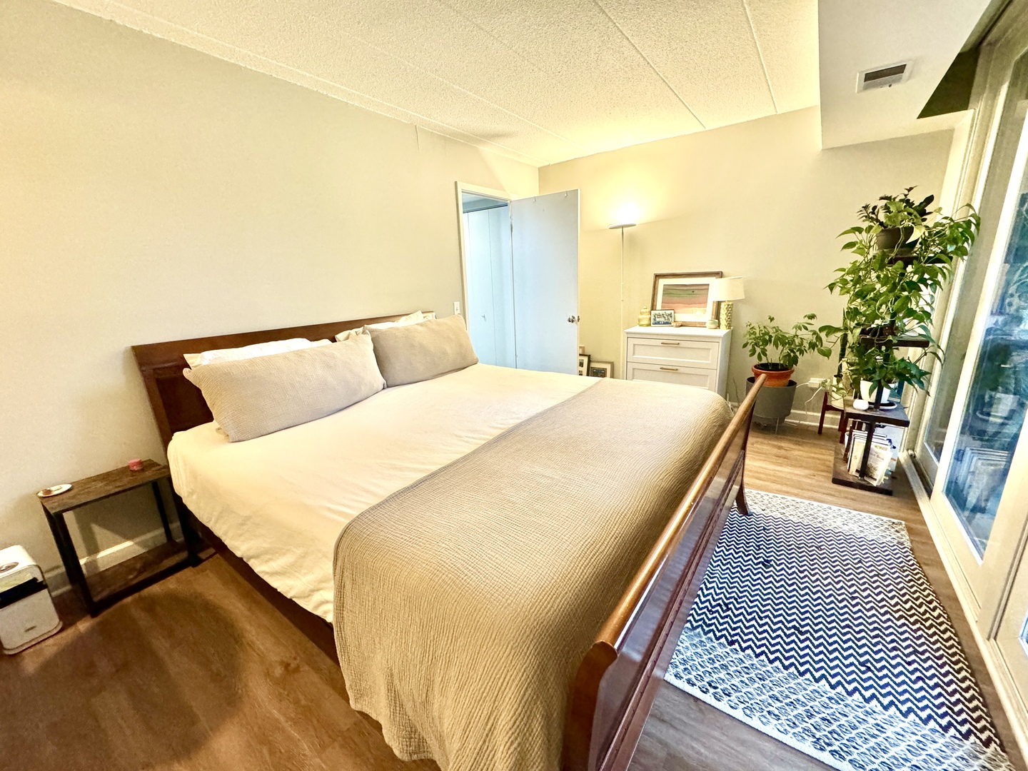 651 West Sheridan Road, Unit 3C Chicago, IL 60613 - Photo 9 of 19