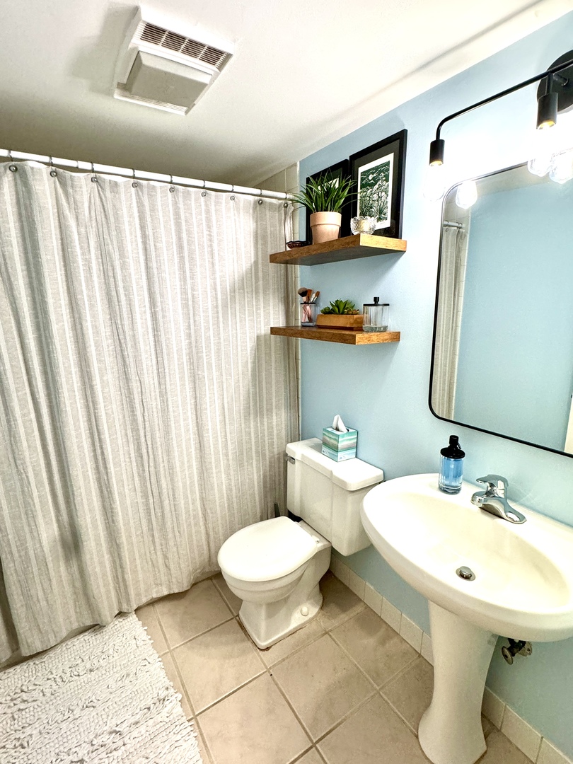 651 West Sheridan Road, Unit 3C Chicago, IL 60613 - Photo 10 of 19