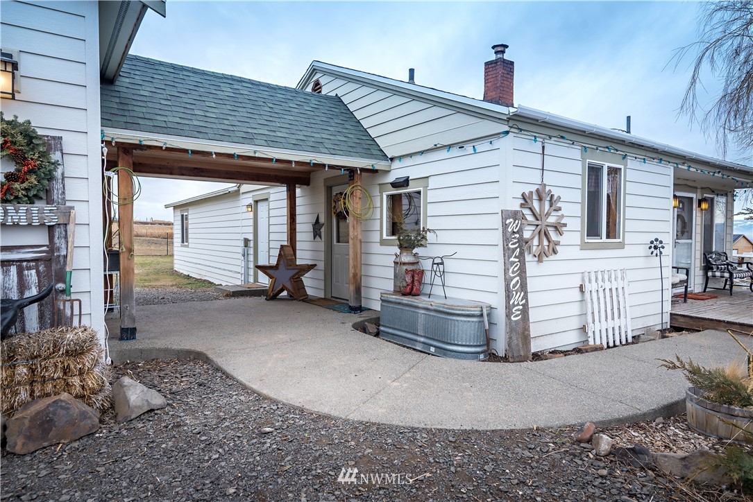 1461 Harold Road Ellensburg, WA 98926 - Photo 4 of 28 Gallery Image 4