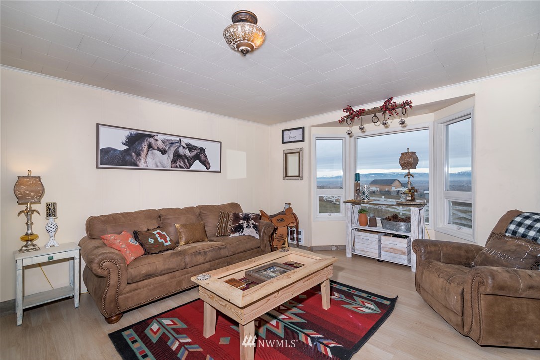 1461 Harold Road Ellensburg, WA 98926 - Photo 6 of 28 Gallery Image 6