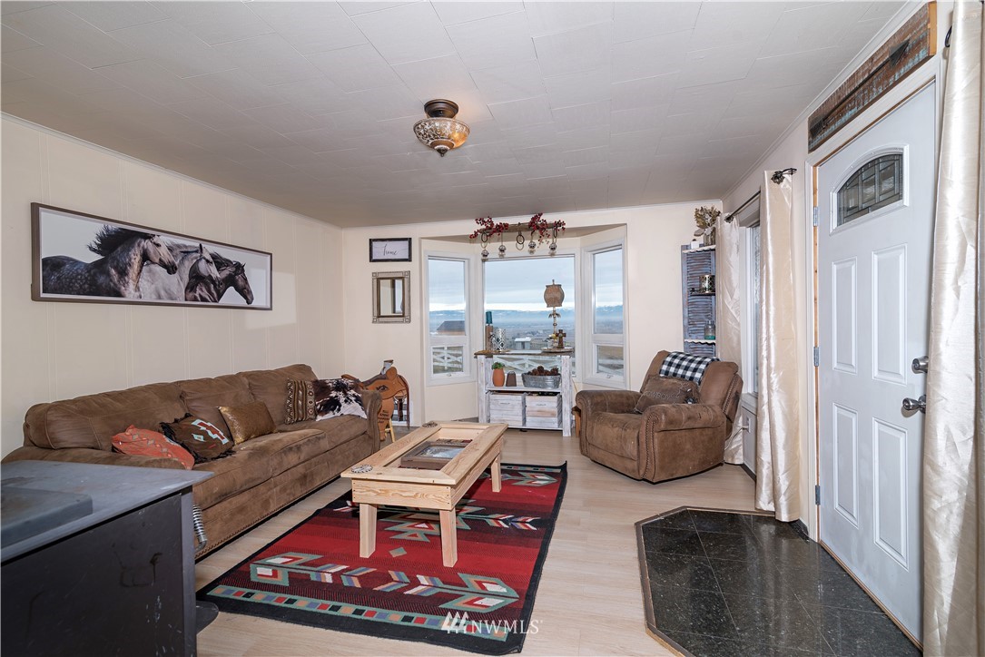 1461 Harold Road Ellensburg, WA 98926 - Photo 7 of 28 Gallery Image 7