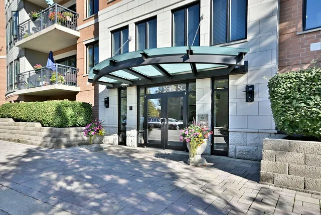 $515,000 | 145 South York Street, Unit 404, Elmhurst, IL 60126