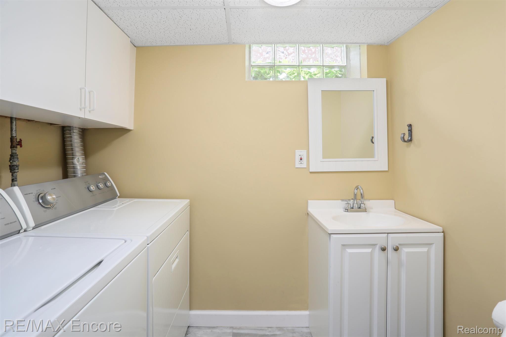 2350 Manchester Road Birmingham, MI 48009 - Photo 32 of 36 Gallery Image 32