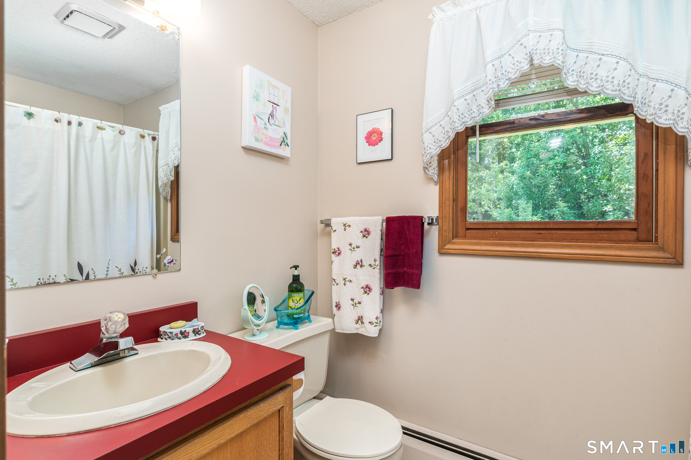 315 East Ridge Road Middletown, CT 06457 - Photo 17 of 39