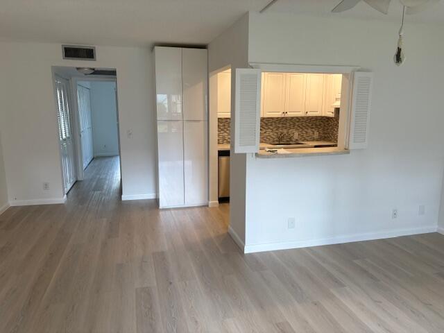 96 Mansfield D, Unit 96 Boca Raton, FL 33434 - Photo 6 of 12 Dining/Kitchen Area