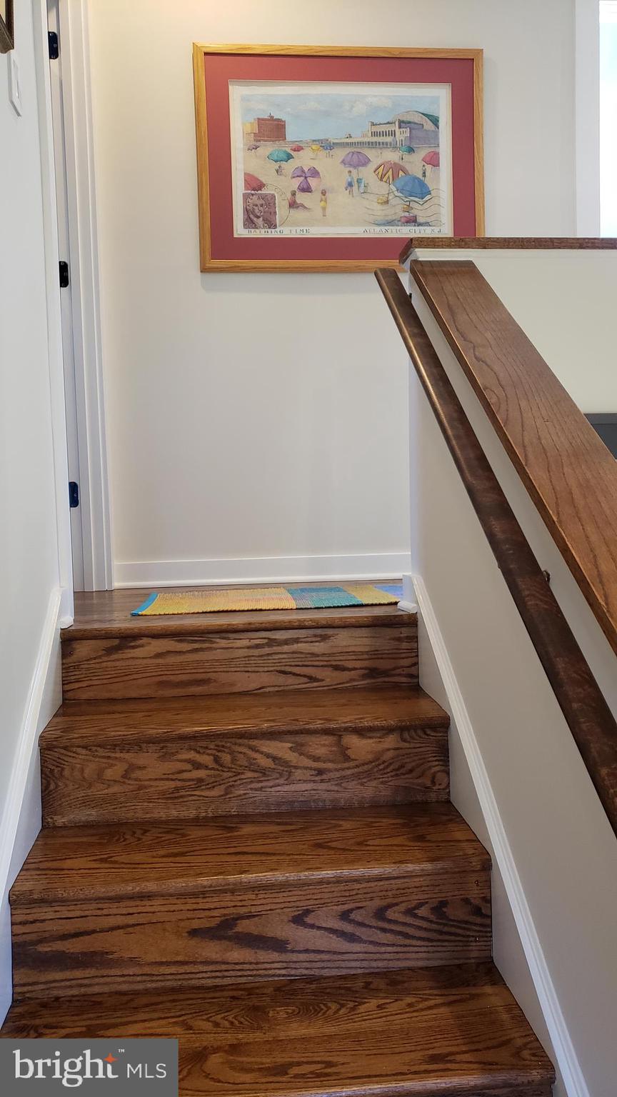 1400 Ritchie Court Annapolis, MD 21401 - Photo 20 of 58 Stairway to Upper Level