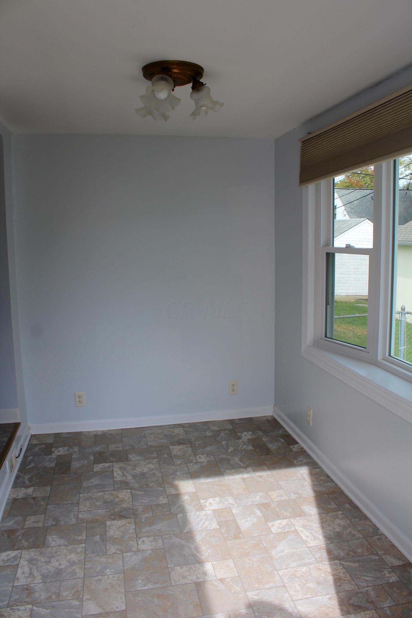 726 Rutter Avenue Lancaster, OH 43130 - Photo 11 of 35 Gallery Image 11