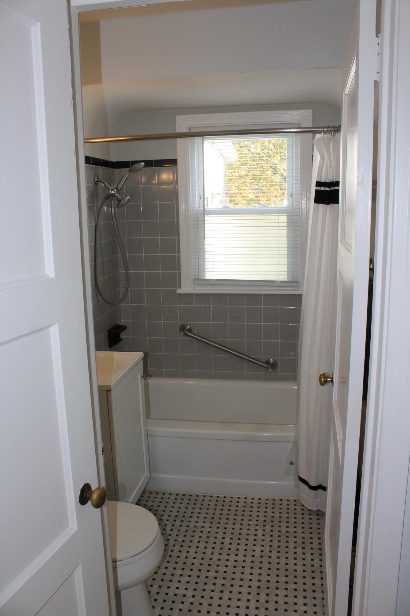 726 Rutter Avenue Lancaster, OH 43130 - Photo 16 of 35 Gallery Image 16