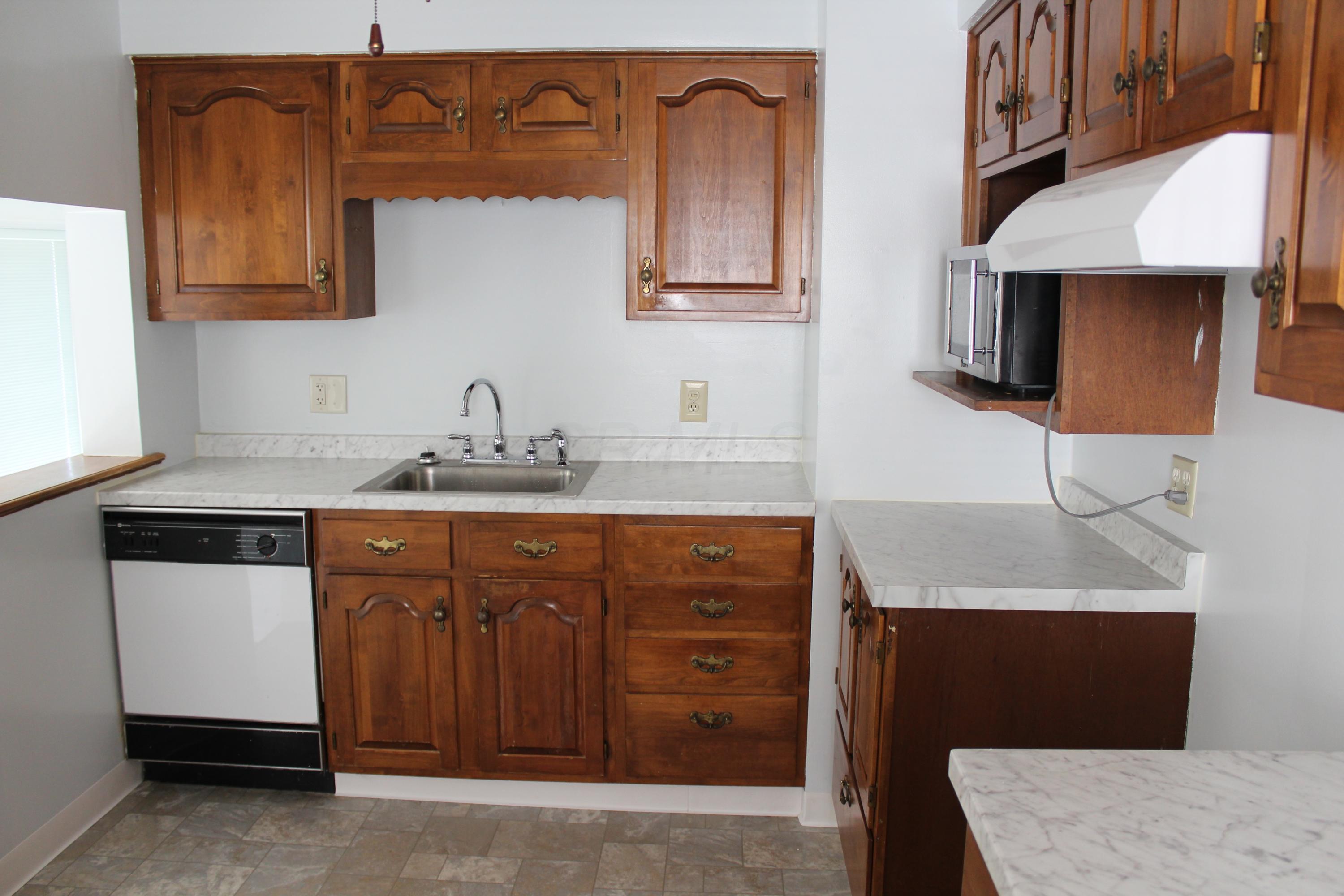 726 Rutter Avenue Lancaster, OH 43130 - Photo 8 of 35 Gallery Image 8