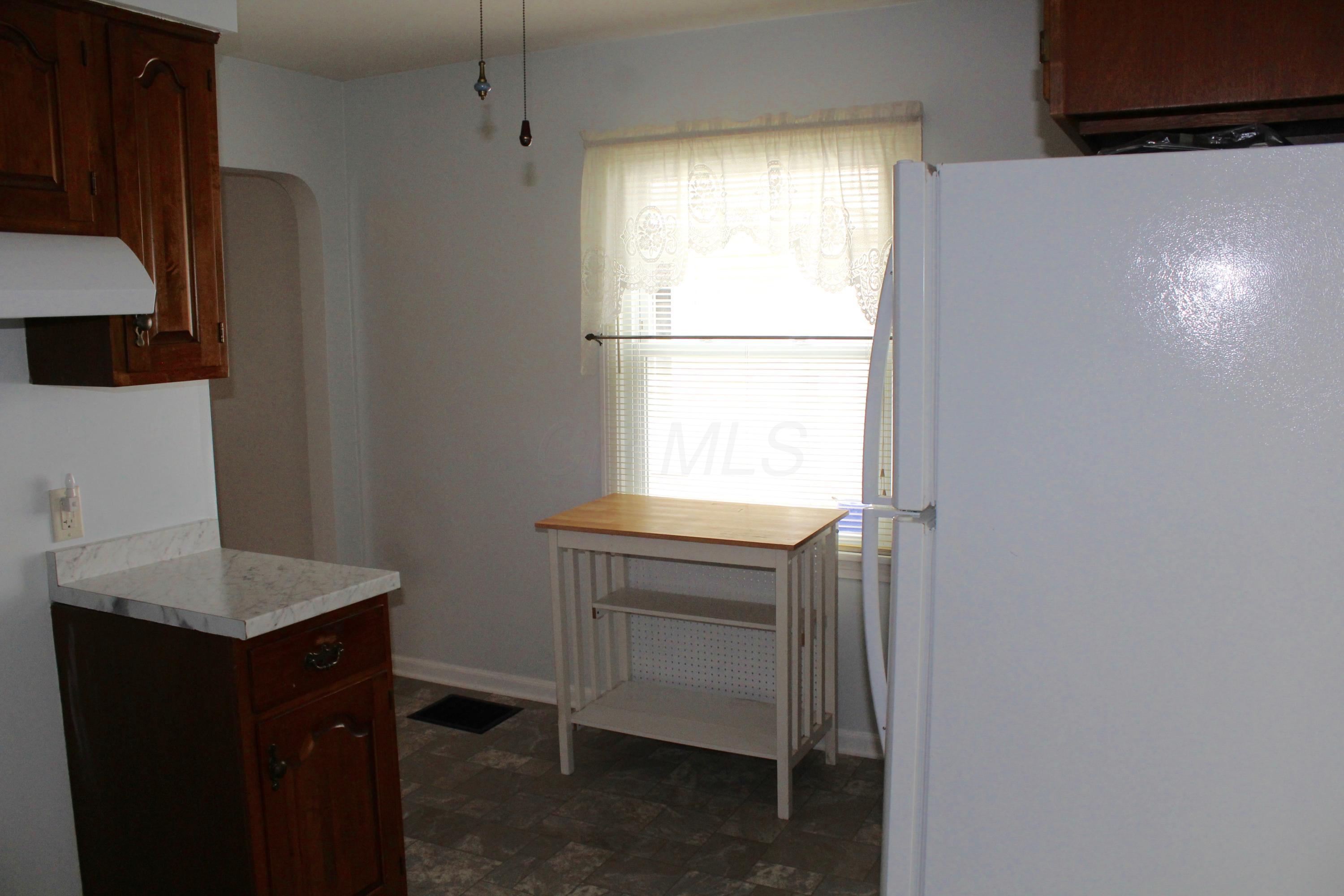 726 Rutter Avenue Lancaster, OH 43130 - Photo 9 of 35 Gallery Image 9