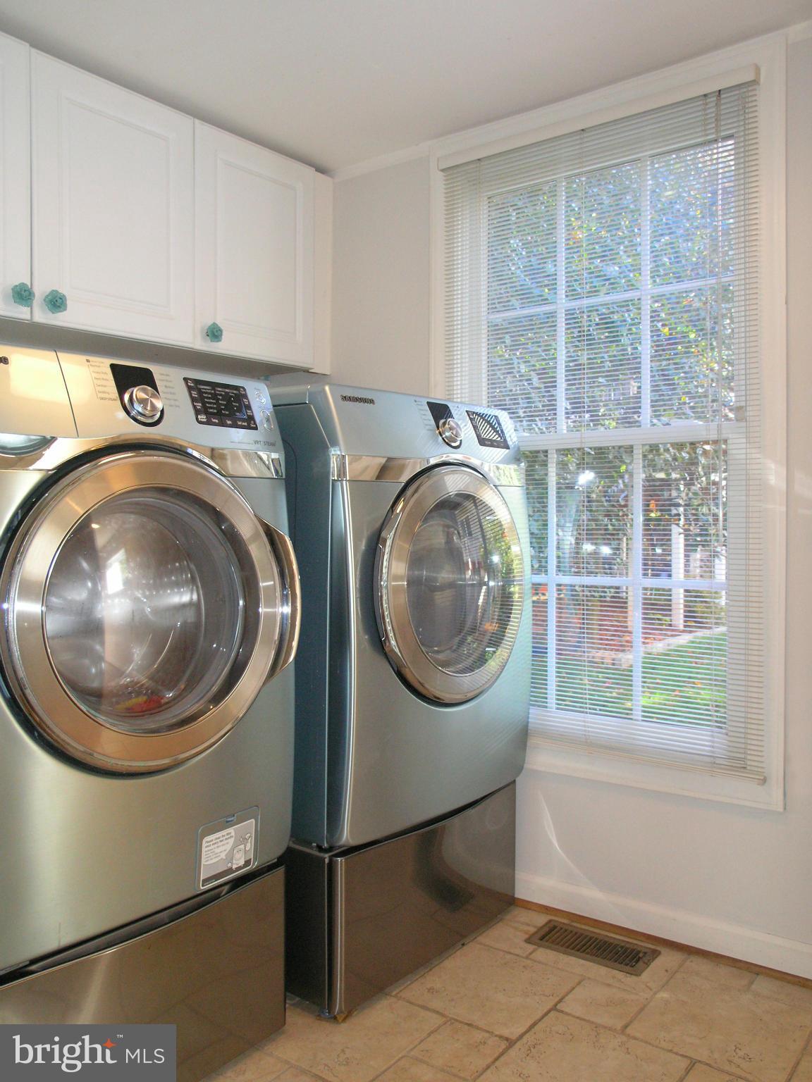 47611 Rhyolite Place Sterling, VA 20165 - Photo 21 of 29 a utility room with dryer and washer