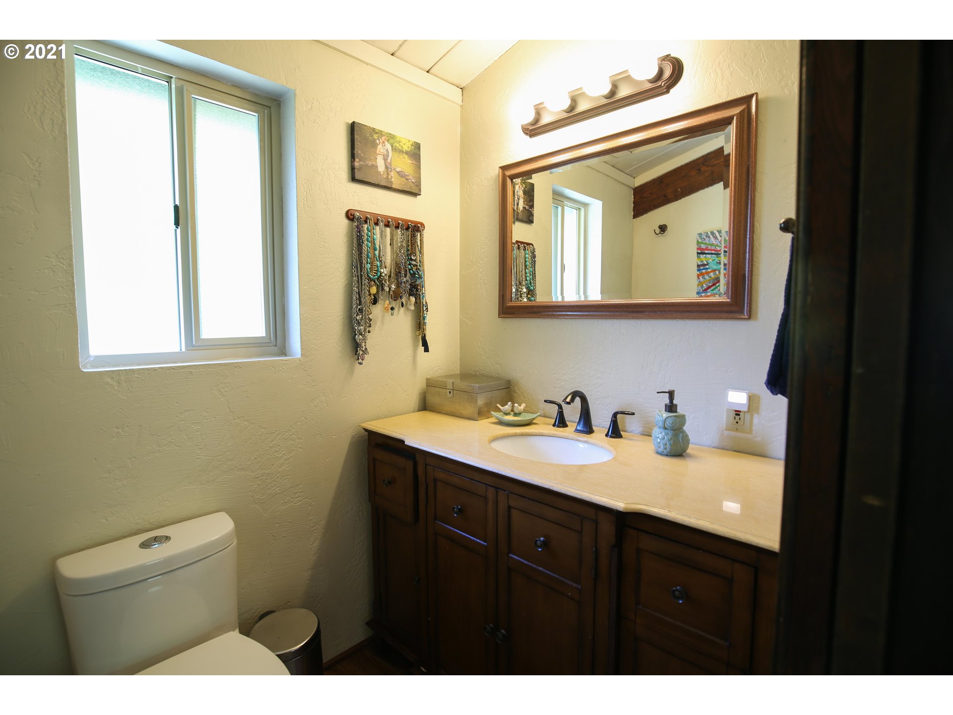 35108 Perkins Creek Road Cottage Grove, OR 97424 - Photo 11 of 31 Gallery Image 11