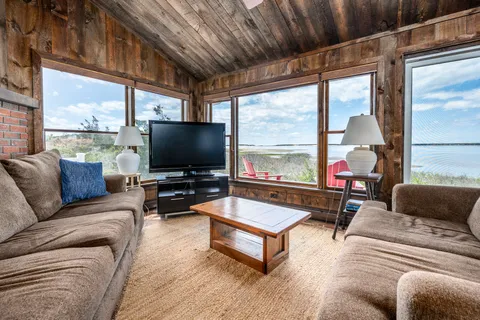 $1,995,000 | 1005 3rd Avenue, Wellfleet, MA 02667