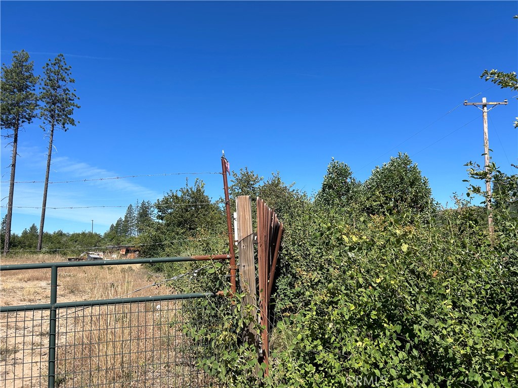 3520 Hoffman Road Oroville, CA 95965 - Photo 4 of 7 a view of a lake and outdoor space