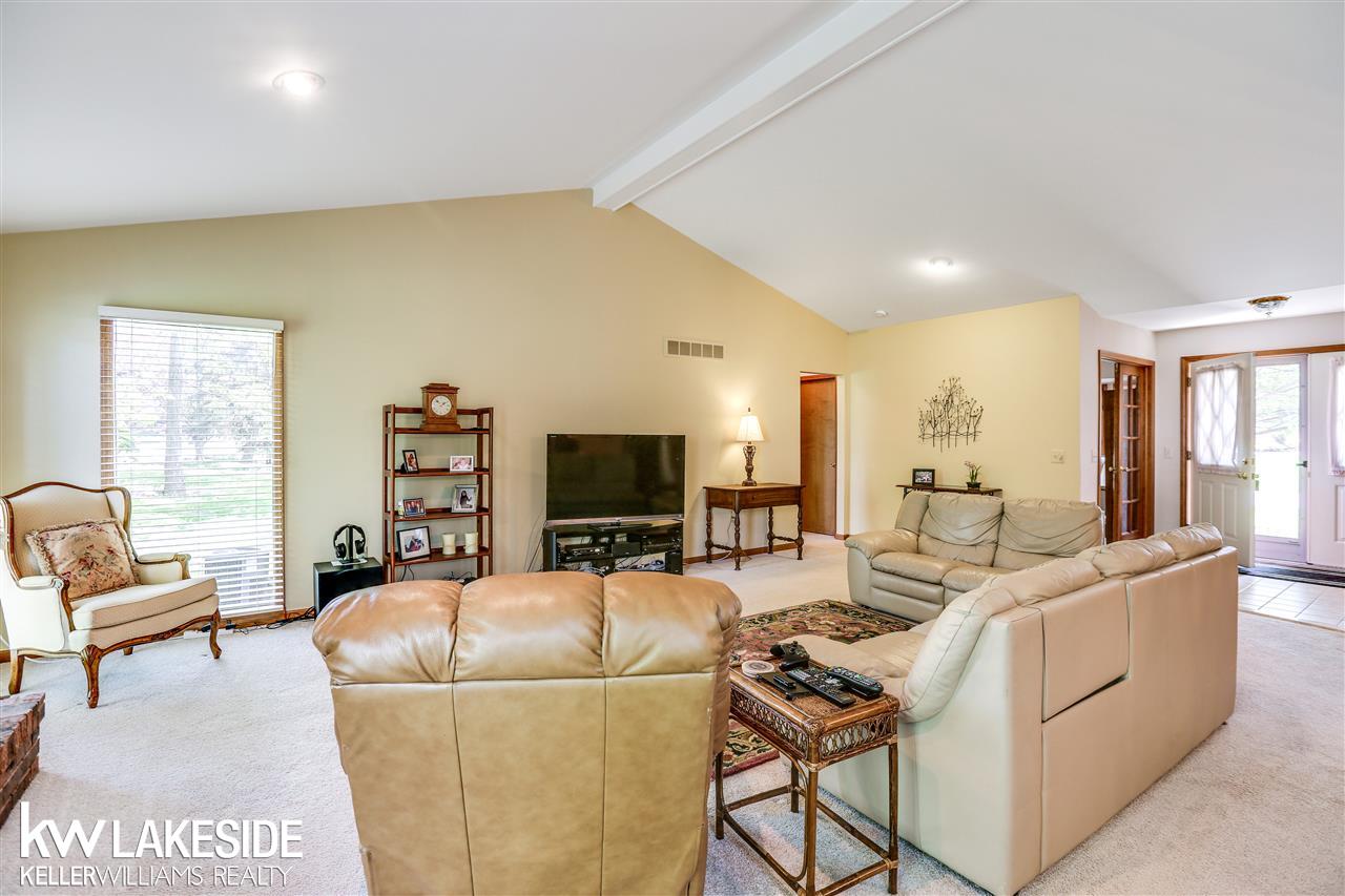 1196 Maple Leaf Drive Rochester Hills, MI 48309 - Photo 7 of 26