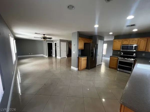 $2,500 | 1408 Swanbrooke Drive, Las Vegas, NV 89144