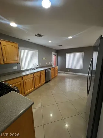 $2,500 | 1408 Swanbrooke Drive, Las Vegas, NV 89144