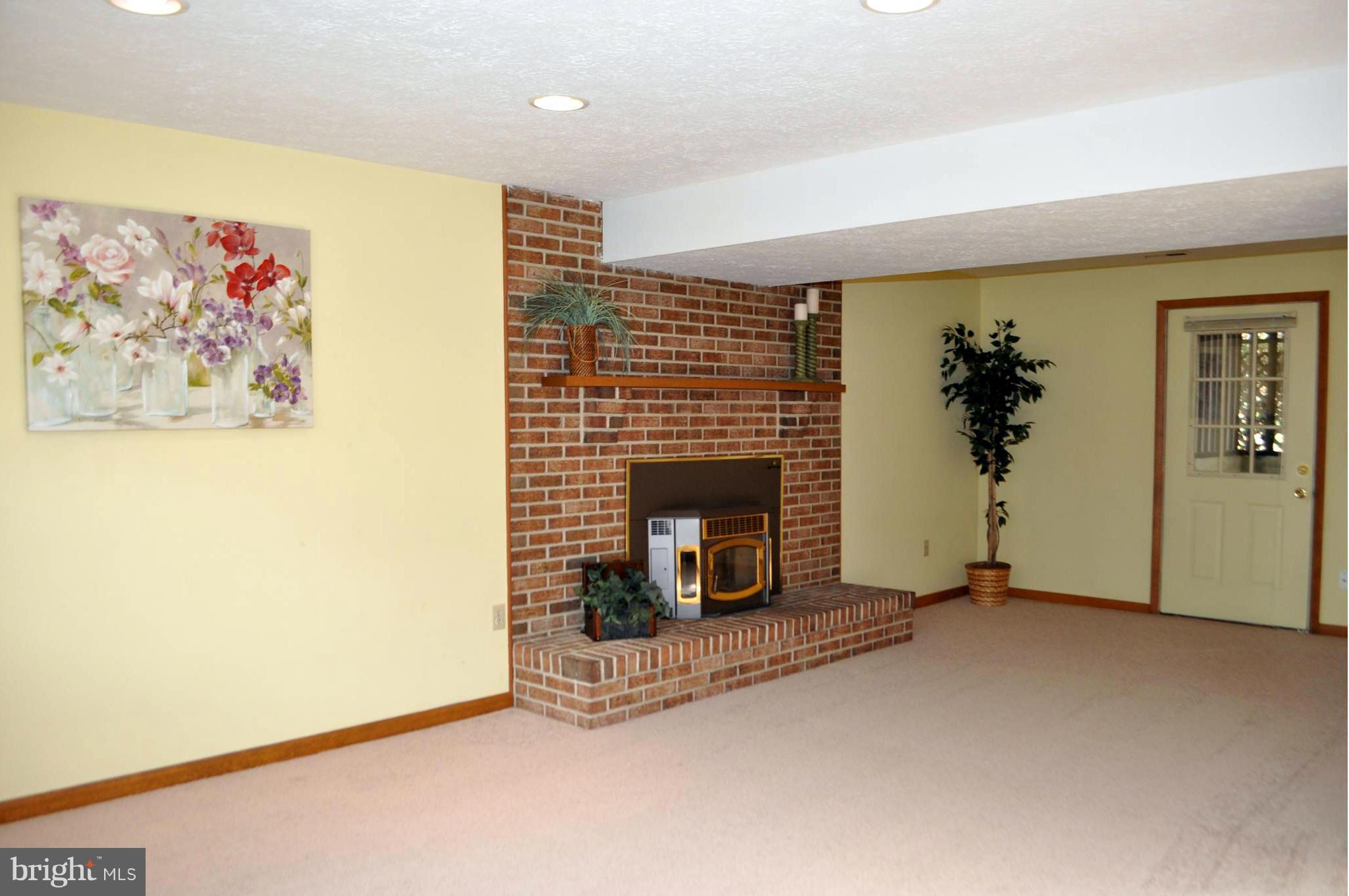 7796 Poplar Grove Road Severn, MD 21144 - Photo 17 of 29 Family Room