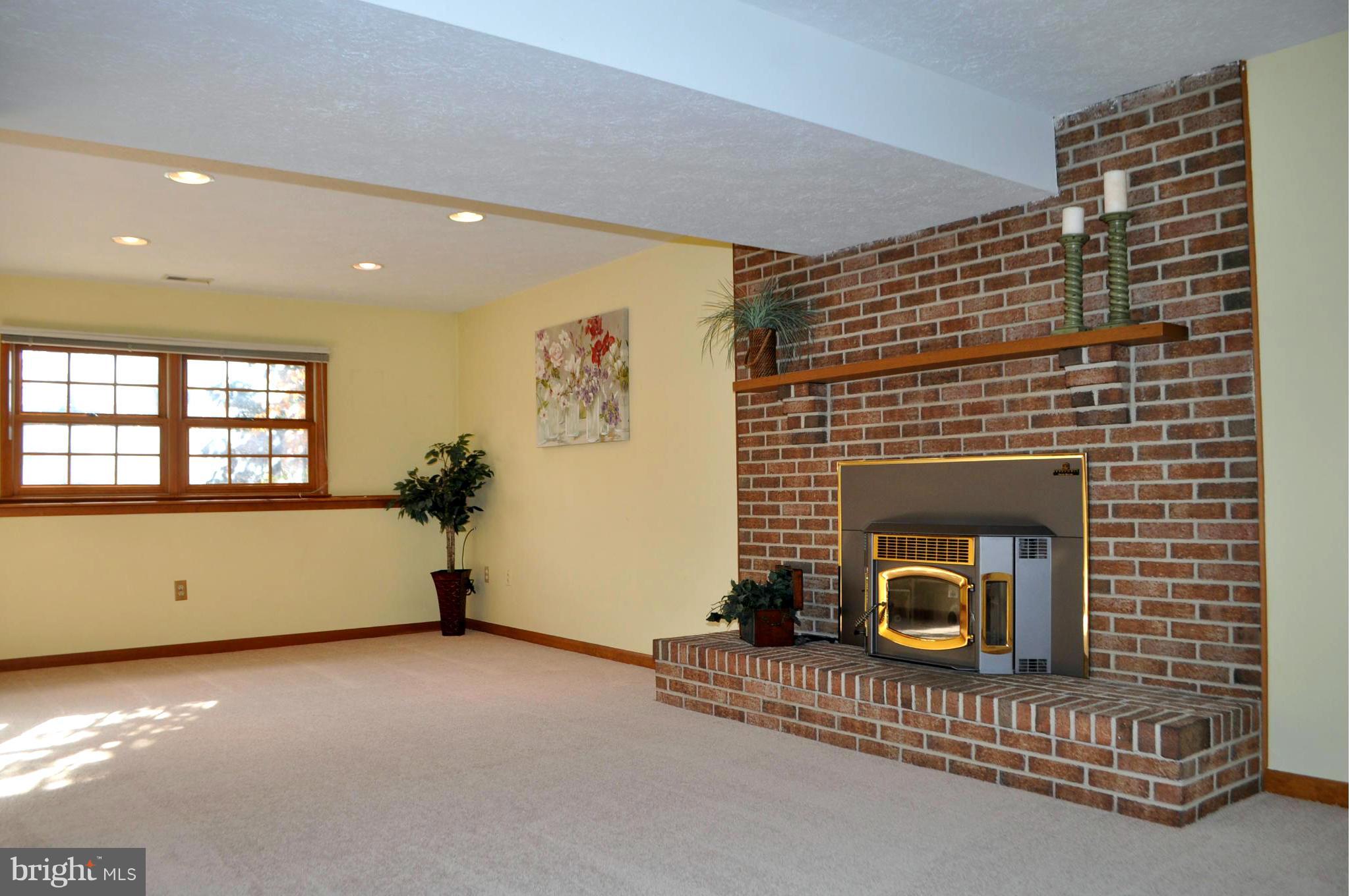 7796 Poplar Grove Road Severn, MD 21144 - Photo 19 of 29 Family Room