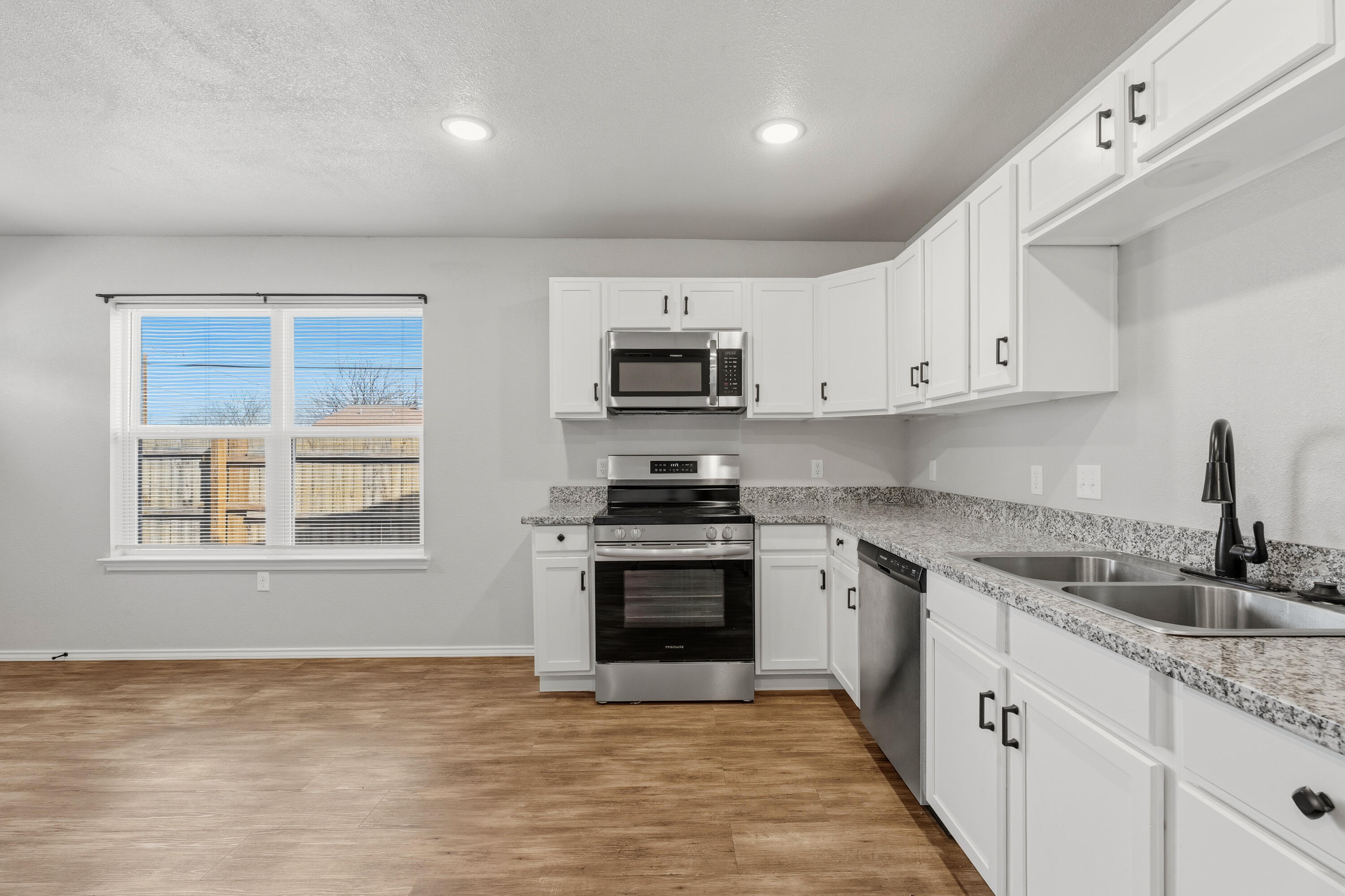 2912 Duke Street Lubbock, TX 79415 - Photo 3 of 13 DSC02417