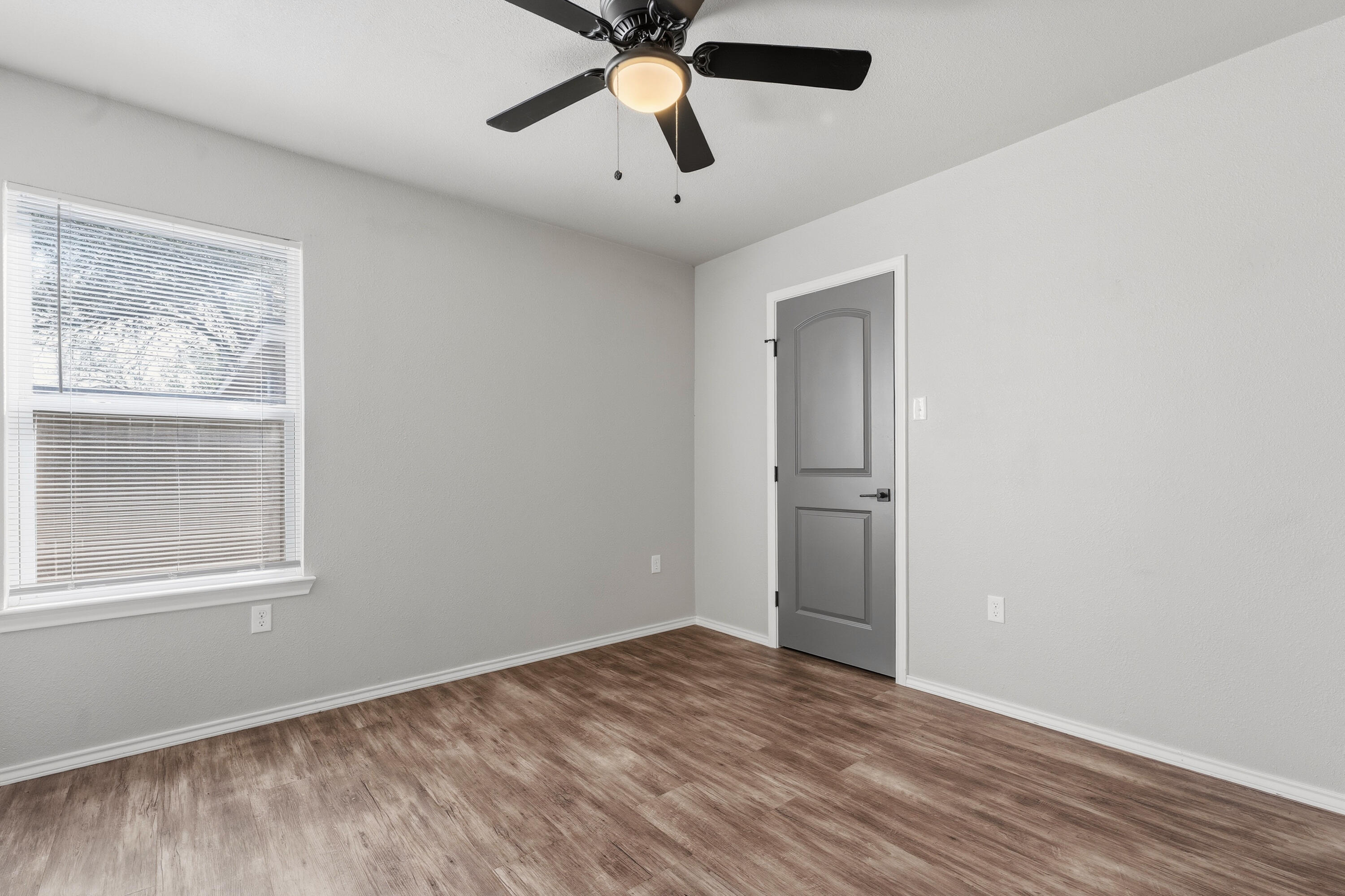 2912 Duke Street Lubbock, TX 79415 - Photo 4 of 13 DSC02420