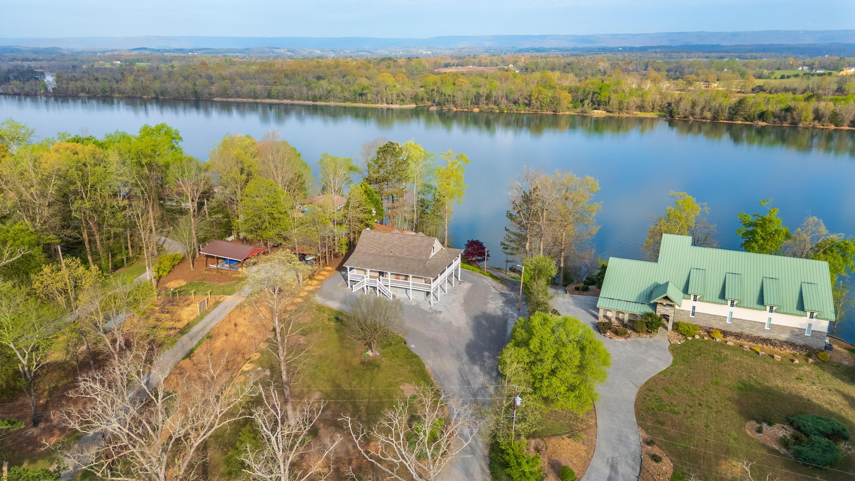 325 Russell Lane Decatur, TN 37322 - Photo 2 of 36 1c
