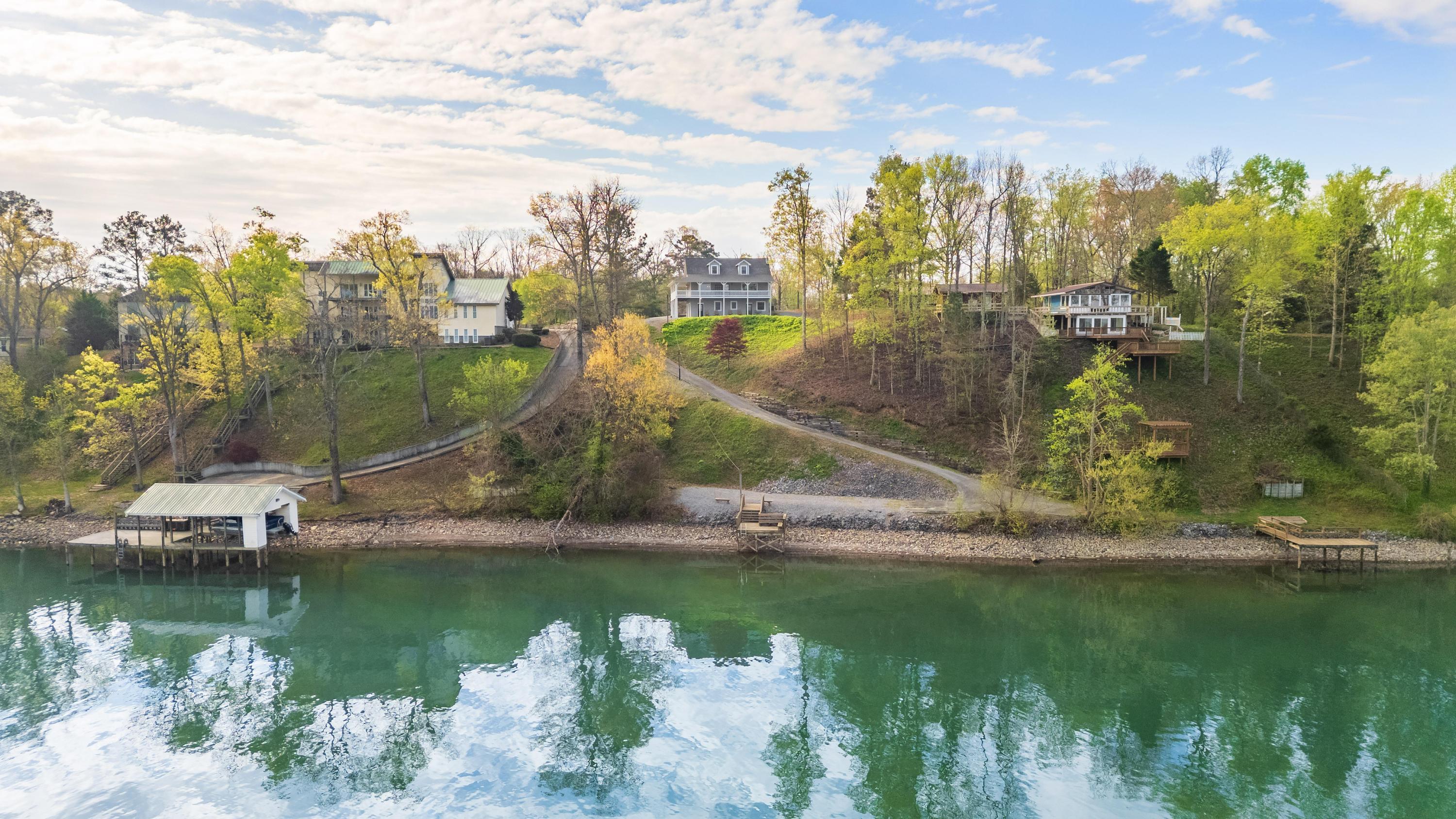 325 Russell Lane Decatur, TN 37322 - Photo 24 of 36 20