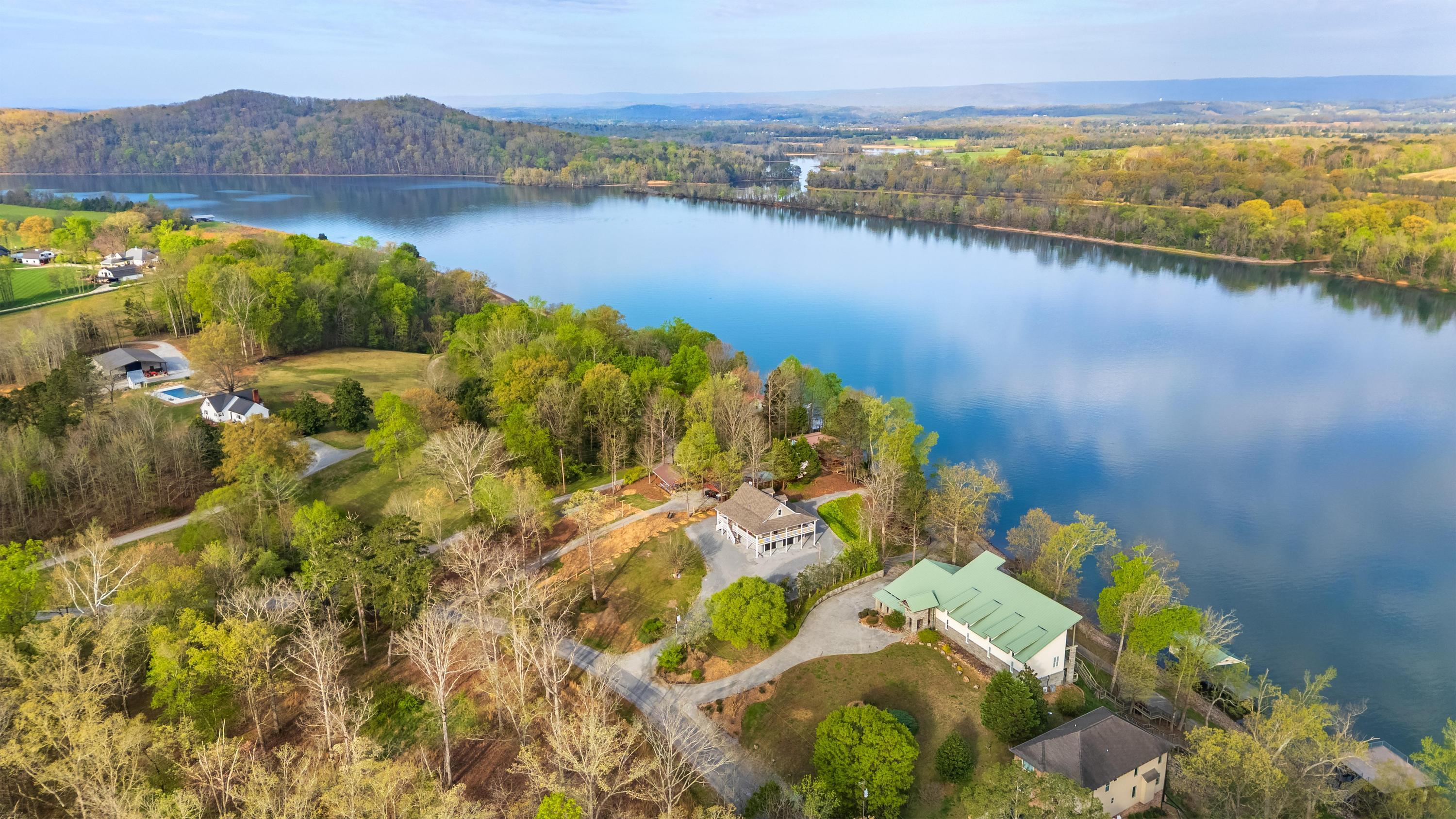 325 Russell Lane Decatur, TN 37322 - Photo 25 of 36 21