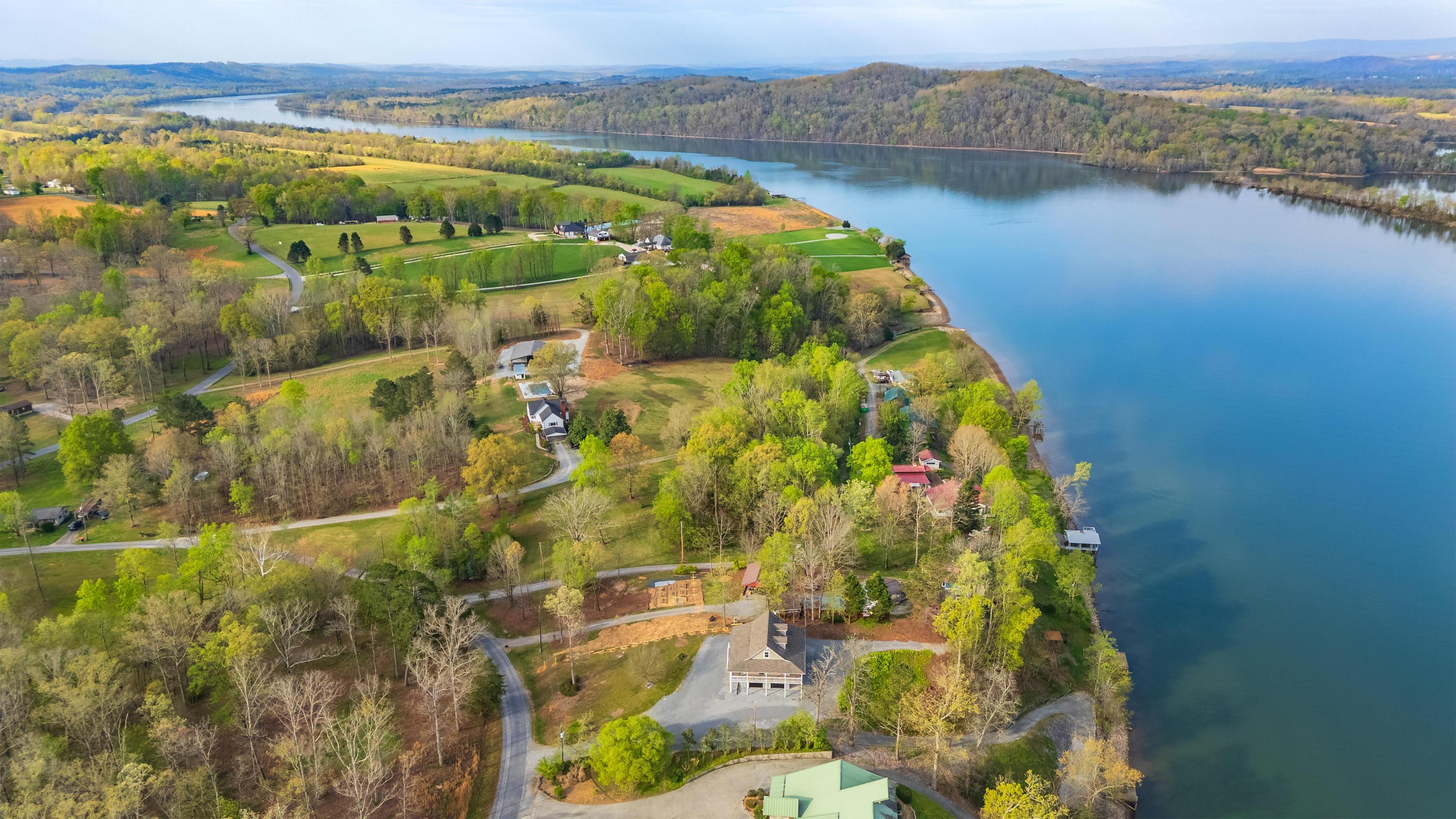 325 Russell Lane Decatur, TN 37322 - Photo 26 of 36 22