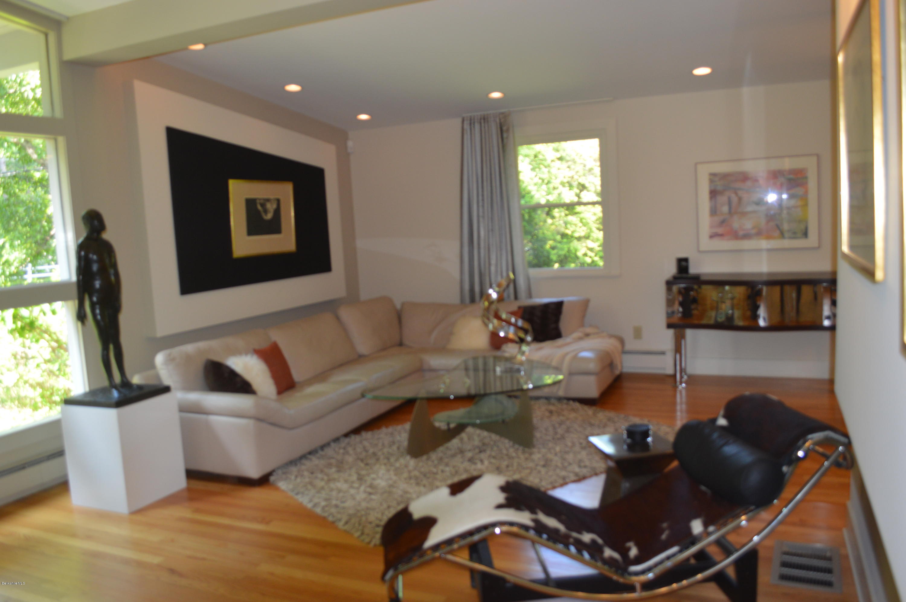 140 South Mountain Road Pittsfield, MA 01201 - Photo 2 of 20 DSC_0932