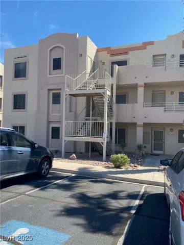 $130,000 | 2004 Mesquite Lane, Unit 201, Laughlin, NV 89029