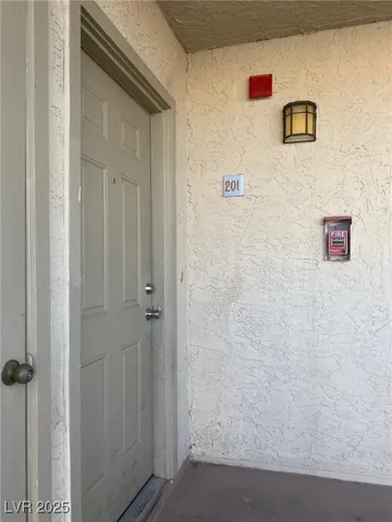 $130,000 | 2004 Mesquite Lane, Unit 201, Laughlin, NV 89029