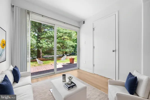 $240,000 | 5 Normandy Square Court, Unit 1B, Silver Spring, MD 20906
