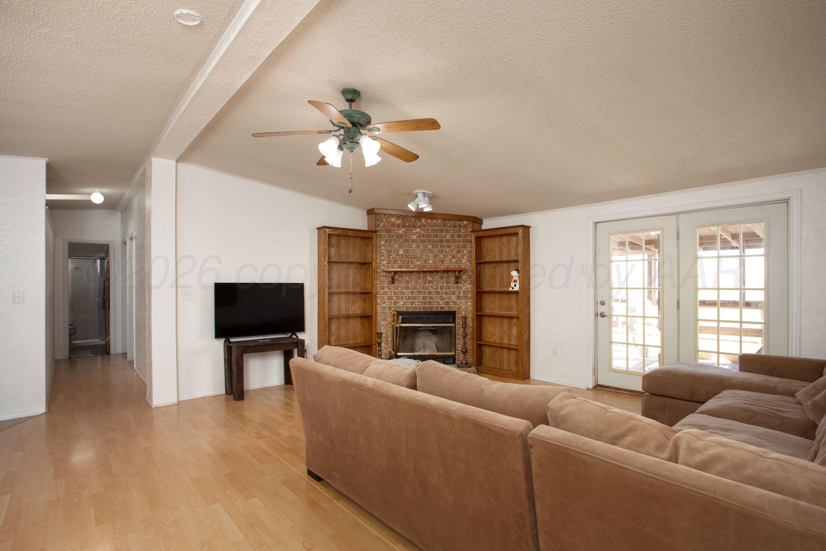 8300 Arlie Road Amarillo, TX 79108 - Photo 4 of 44 8300 Arlie - Living Room - 2