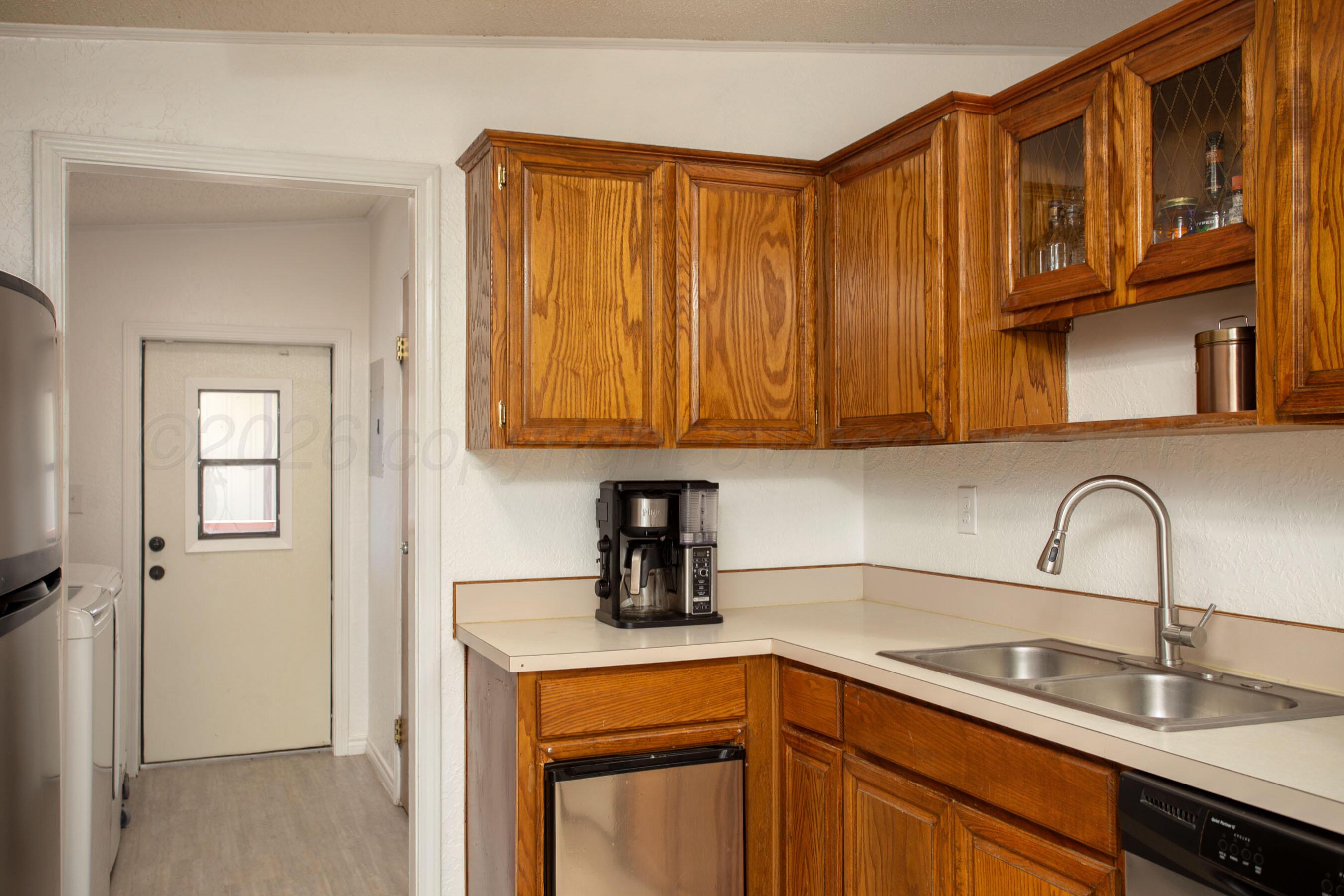 8300 Arlie Road Amarillo, TX 79108 - Photo 9 of 44 8300 Arlie - Kitchen - 3