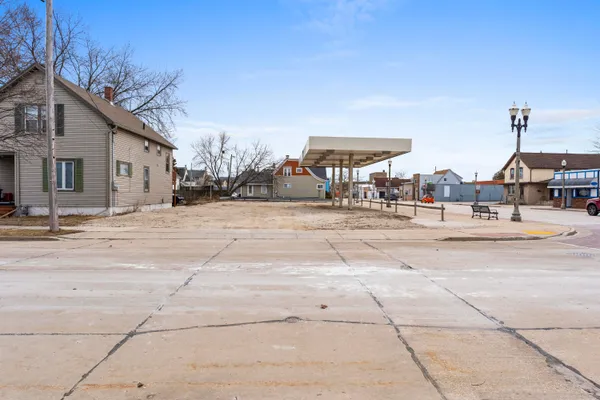 $104,900 | 2023 Washington Street, Two Rivers, WI 54241