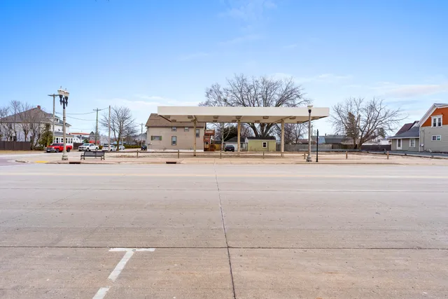 $104,900 | 2023 Washington Street, Two Rivers, WI 54241