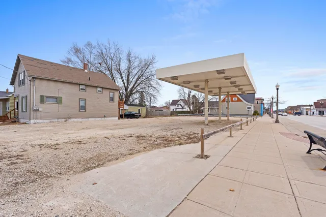 $104,900 | 2023 Washington Street, Two Rivers, WI 54241