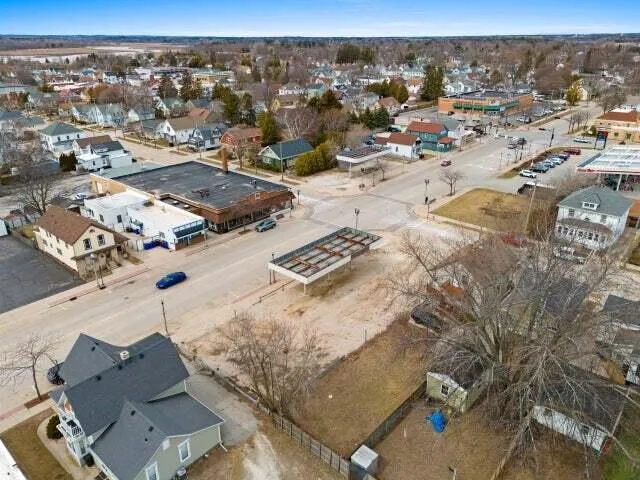 $104,900 | 2023 Washington Street, Two Rivers, WI 54241