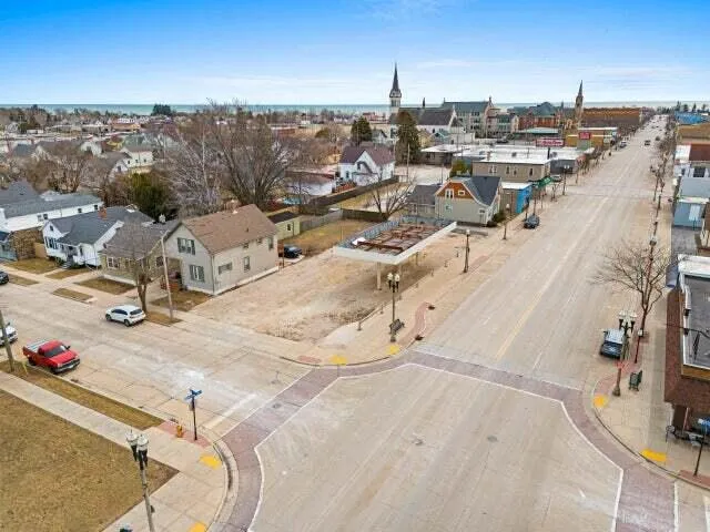 $104,900 | 2023 Washington Street, Two Rivers, WI 54241