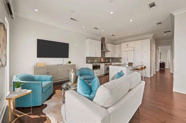 $1,000,000 | 2800 Lakeside Parkway, Unit 701, Flower Mound, TX 75022