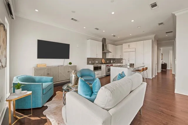 $1,000,000 | 2800 Lakeside Parkway, Unit 701, Flower Mound, TX 75022