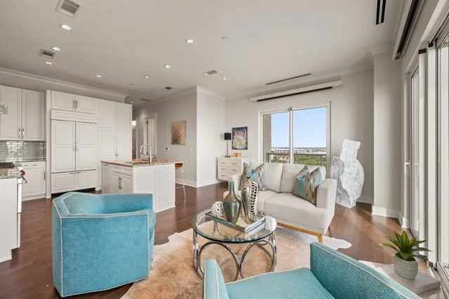 $1,000,000 | 2800 Lakeside Parkway, Unit 701, Flower Mound, TX 75022