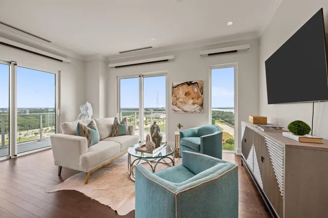 $1,000,000 | 2800 Lakeside Parkway, Unit 701, Flower Mound, TX 75022