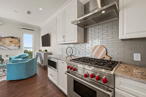 $1,000,000 | 2800 Lakeside Parkway, Unit 701, Flower Mound, TX 75022