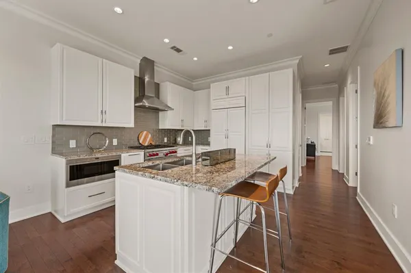 $1,000,000 | 2800 Lakeside Parkway, Unit 701, Flower Mound, TX 75022